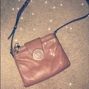 Micheal Kors crossbody purse